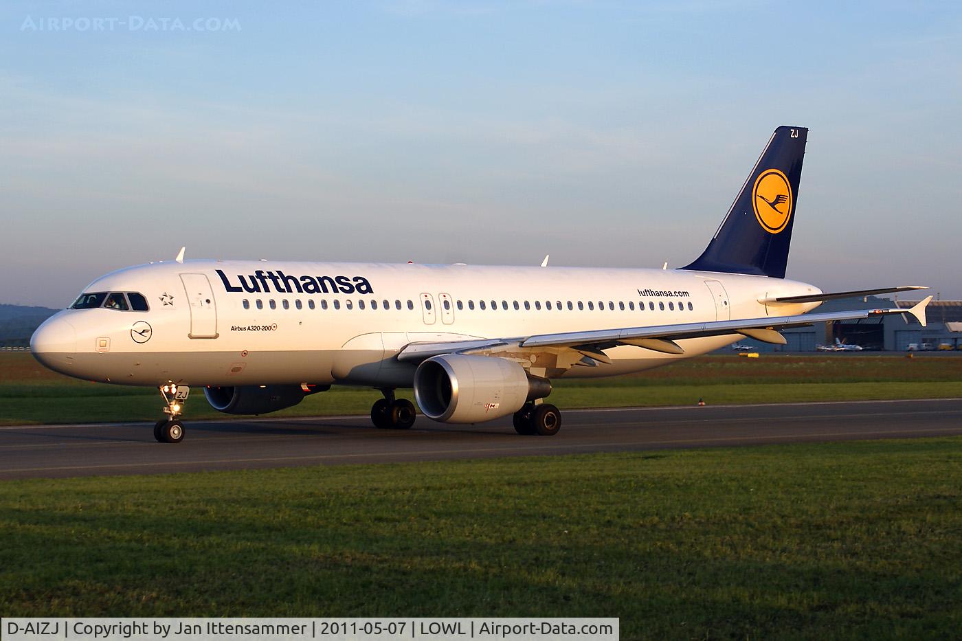 D-AIZJ, 2010 Airbus A320-214 C/N 4449, D-AIZJ @ LOWL
