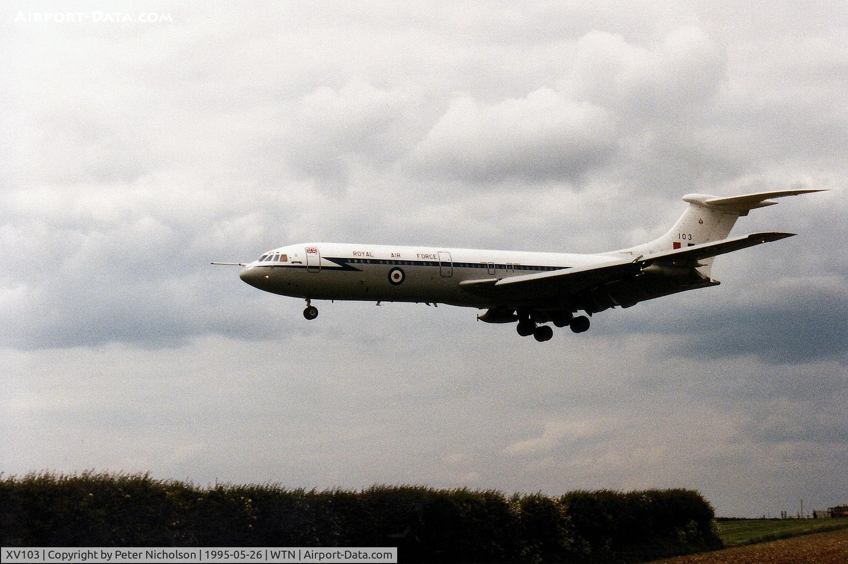 XV103, 1967 Vickers VC10 C.1K C/N 833, VC-10 C.1K of RAF Brize Norton's 10 Squadron on final approach to RAF Waddington in May 1995.
