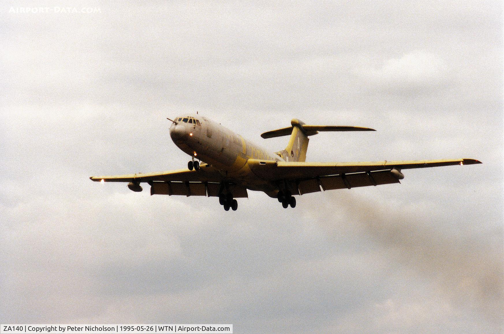 ZA140, 1964 Vickers VC10 K.2 C/N 814, VC-10 K.2 of 101 Squadron at RAF Brize Norton on approach to RAF Waddington in May 1995.