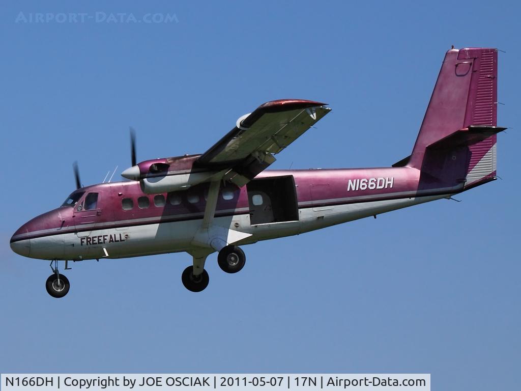 N166DH, 1967 De Havilland Canada DHC-6-100 Twin Otter C/N 66, Landing at Cross Keys