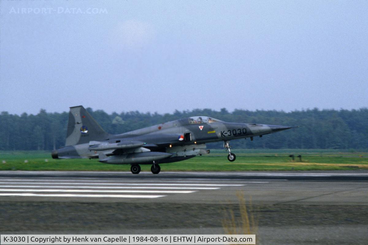 K-3030, 1970 Canadair NF-5A Freedom Fighter C/N 3030, NF-5A fighter of 313 sqn of the Royal Netherlands Air Force landing at Twente air base. It has been repainted into a two-tone grey colour scheme.