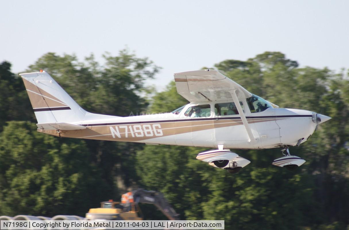 N7198G, 1969 Cessna 172K Skyhawk C/N 17258898, C172K