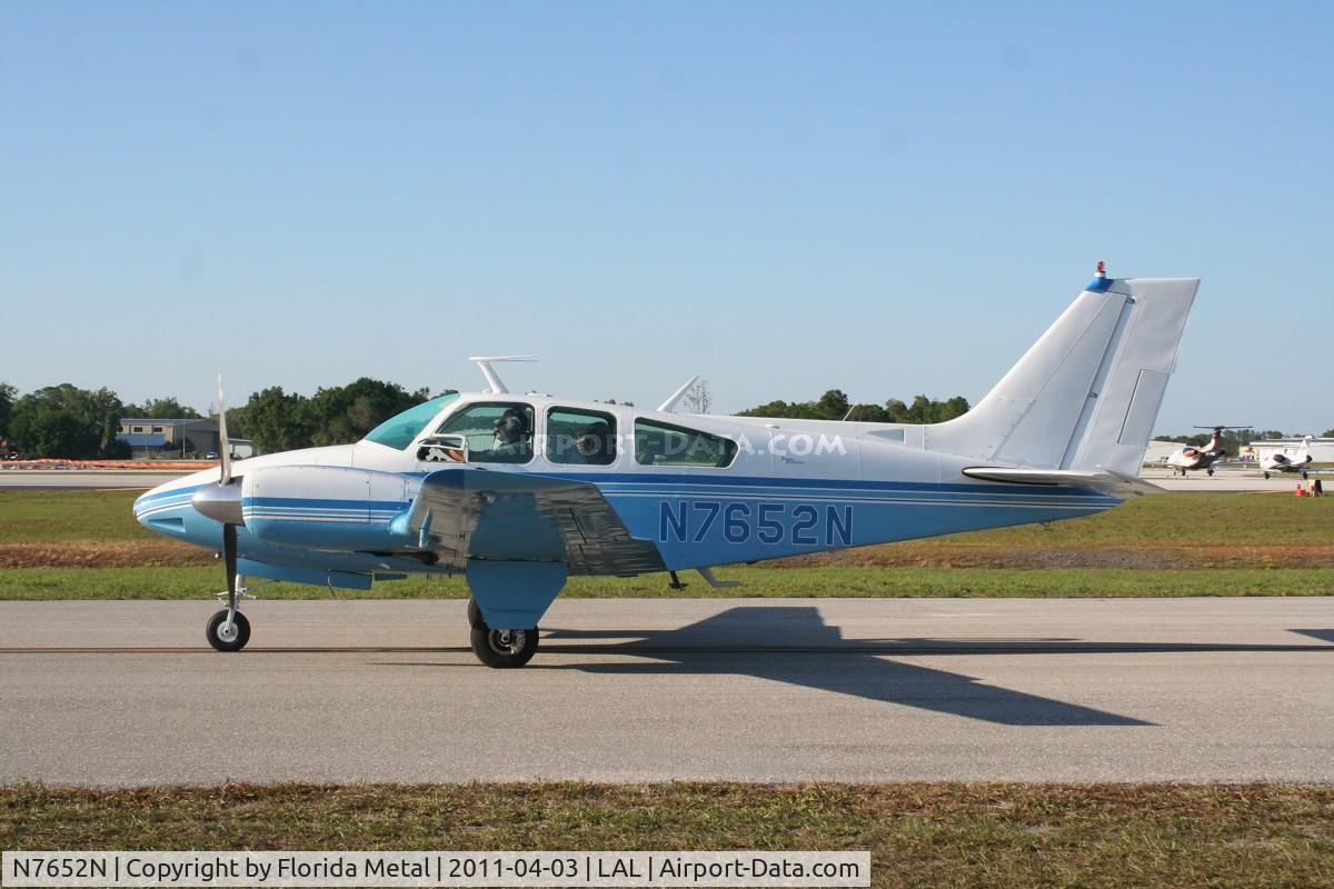 N7652N, 1968 Beech 95-B55 (T42A) Baron C/N TC-1147, Beech 55