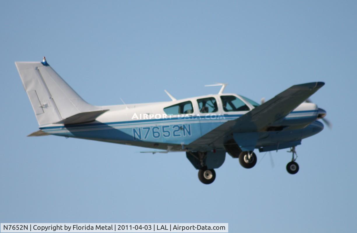 N7652N, 1968 Beech 95-B55 (T42A) Baron C/N TC-1147, Beech 55