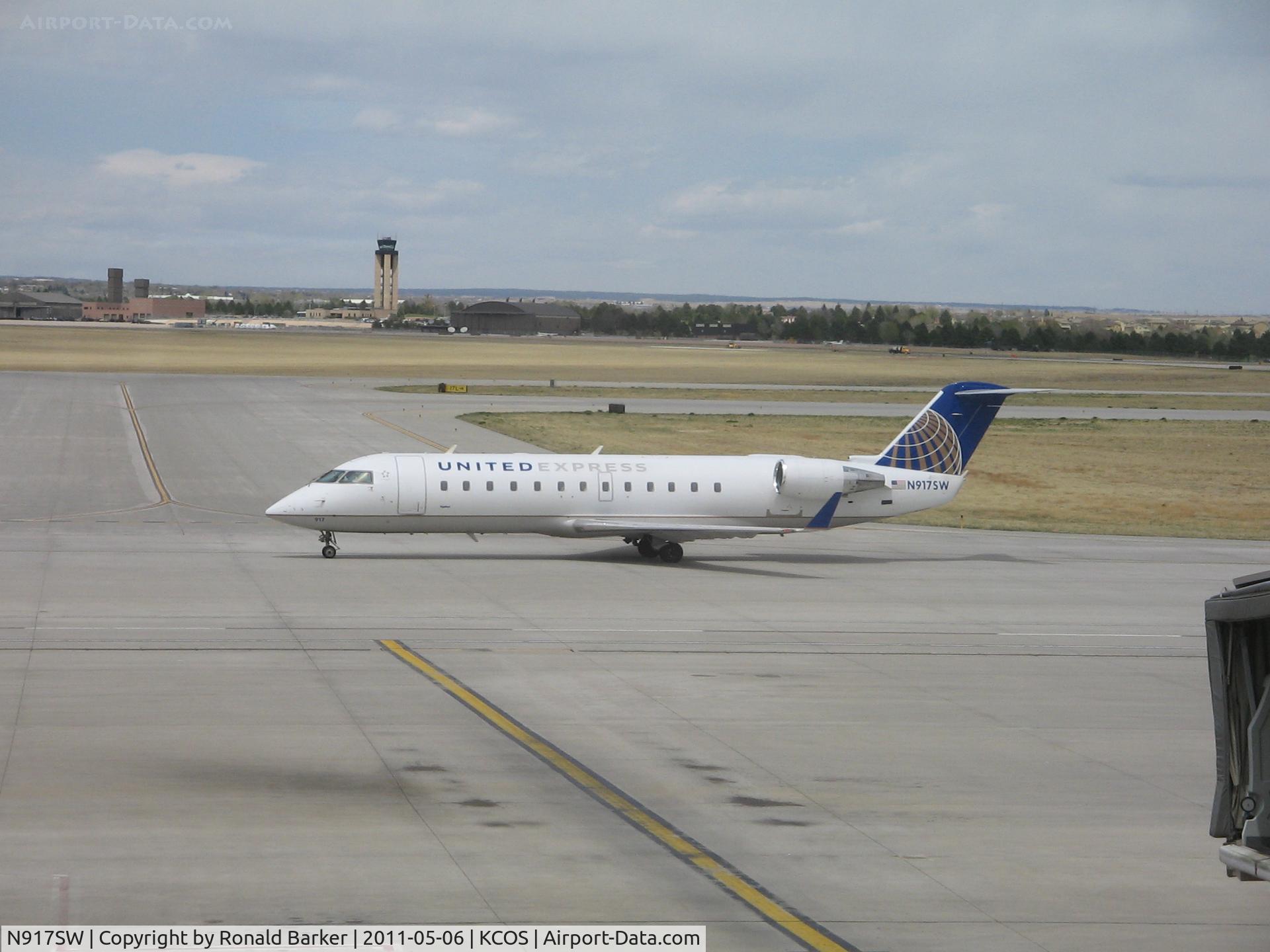 N917SW, 2002 Canadair CRJ-200LR (CL-600-2B19) C/N 7641, COS, CO