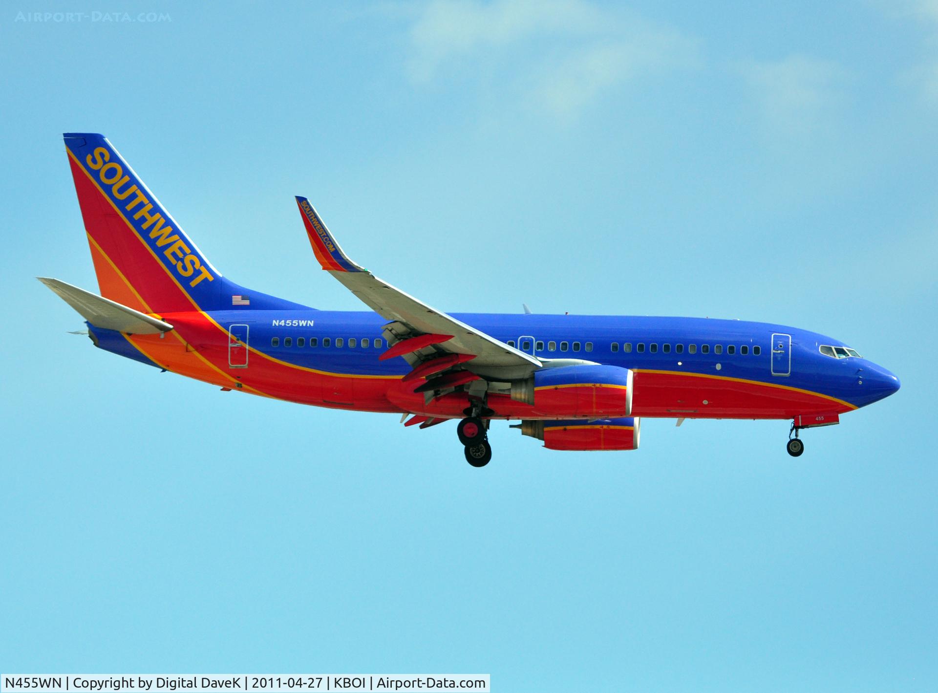 N455WN, 2004 Boeing 737-7H4 C/N 32462, Approach at KBOI
