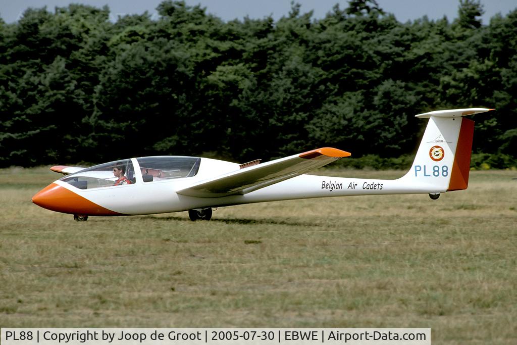 PL88, 1981 Grob G-103 Twin Astir II C/N 3616, summercamp of the air cadets