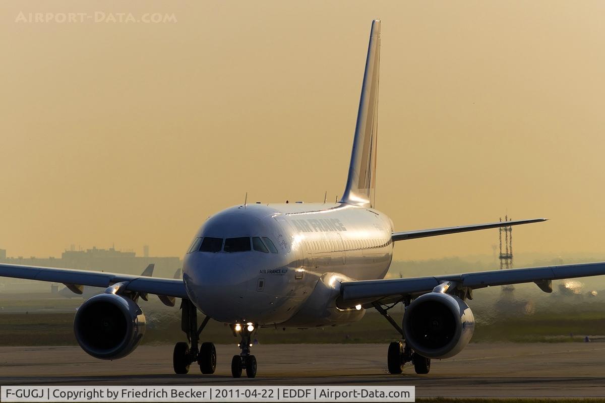 F-GUGJ, 2005 Airbus A318-111 C/N 2582, eraly morning departure