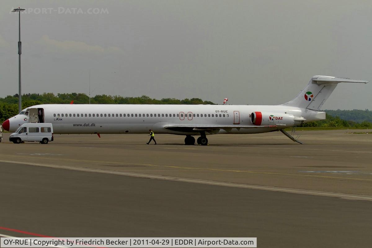 OY-RUE, 1990 McDonnell Douglas MD-83 (DC-9-83) C/N 49936, charter flight from Billund