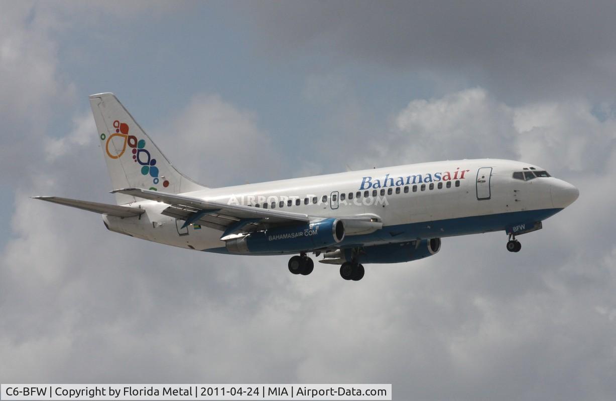 C6-BFW, 1982 Boeing 737-2K5 C/N 22601, Bahamas 737-200