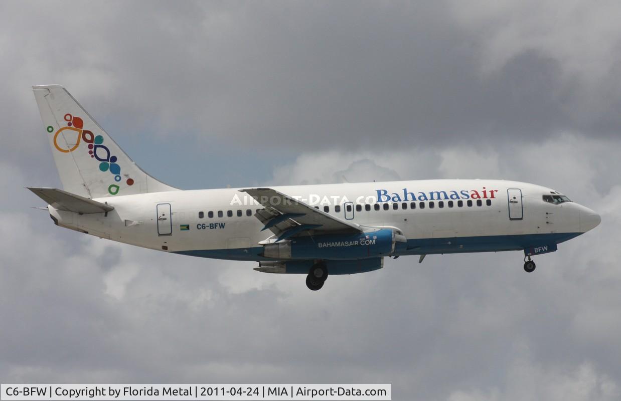 C6-BFW, 1982 Boeing 737-2K5 C/N 22601, Bahamas 737-200