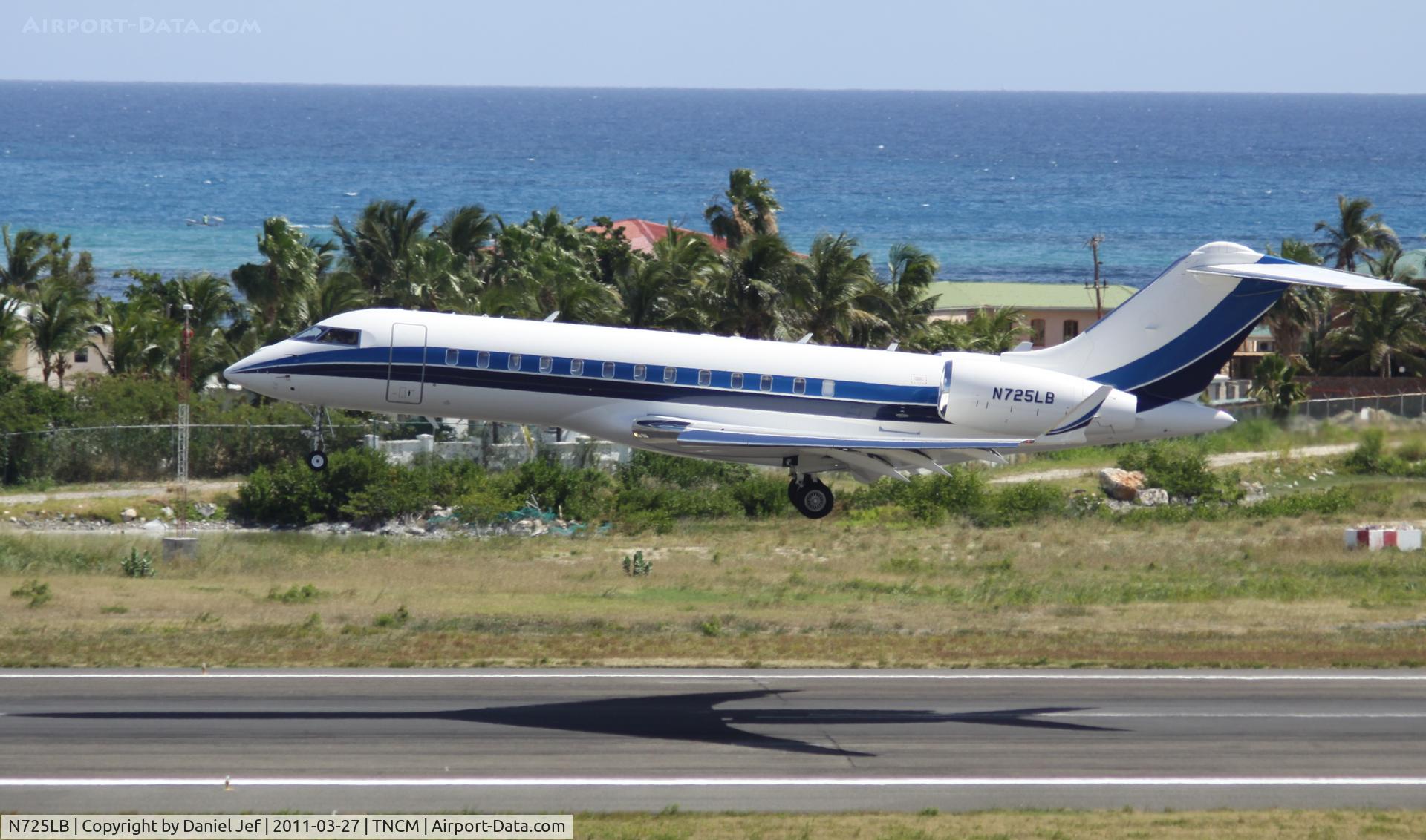 N725LB, 2003 Bombardier BD-700-1A10 Global Express C/N 9129, N725LB landing at TNCM