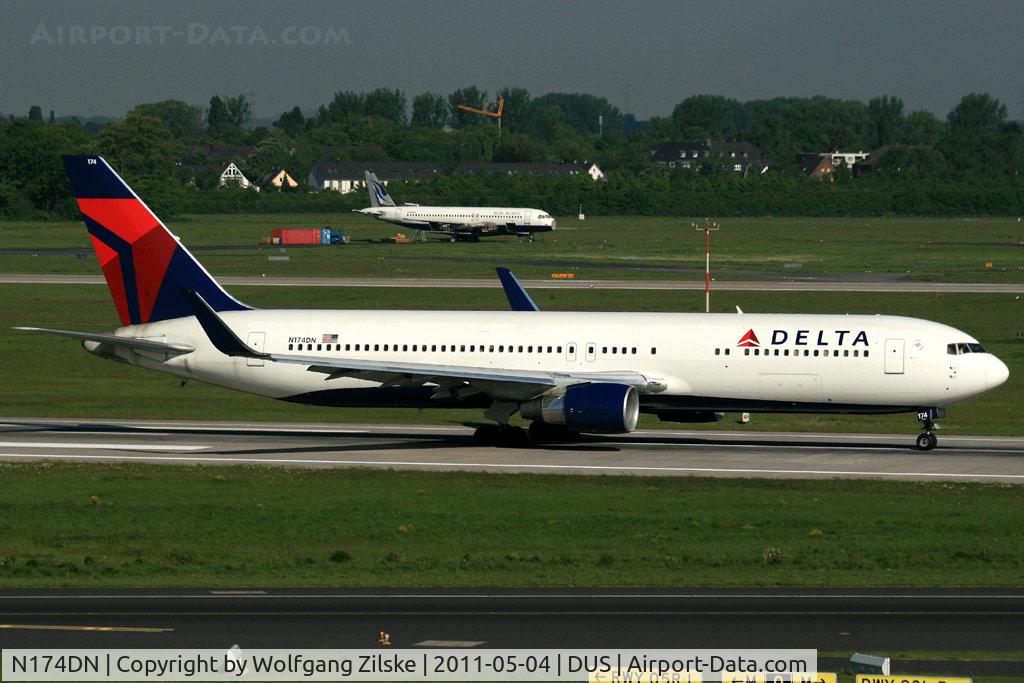N174DN, 1990 Boeing 767-332 C/N 24802, visitor