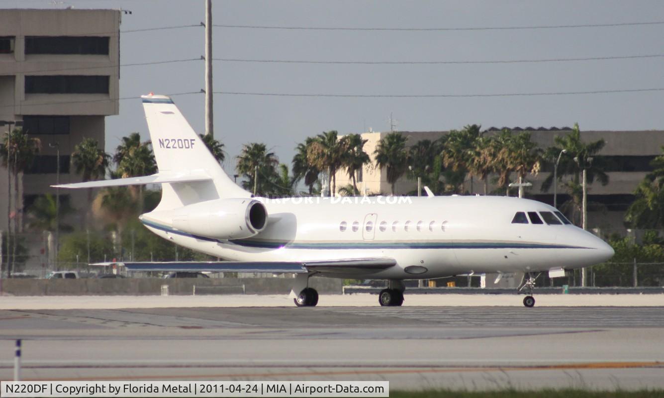N220DF, 1998 Dassault Falcon 2000 C/N 69, Falcon 2000
