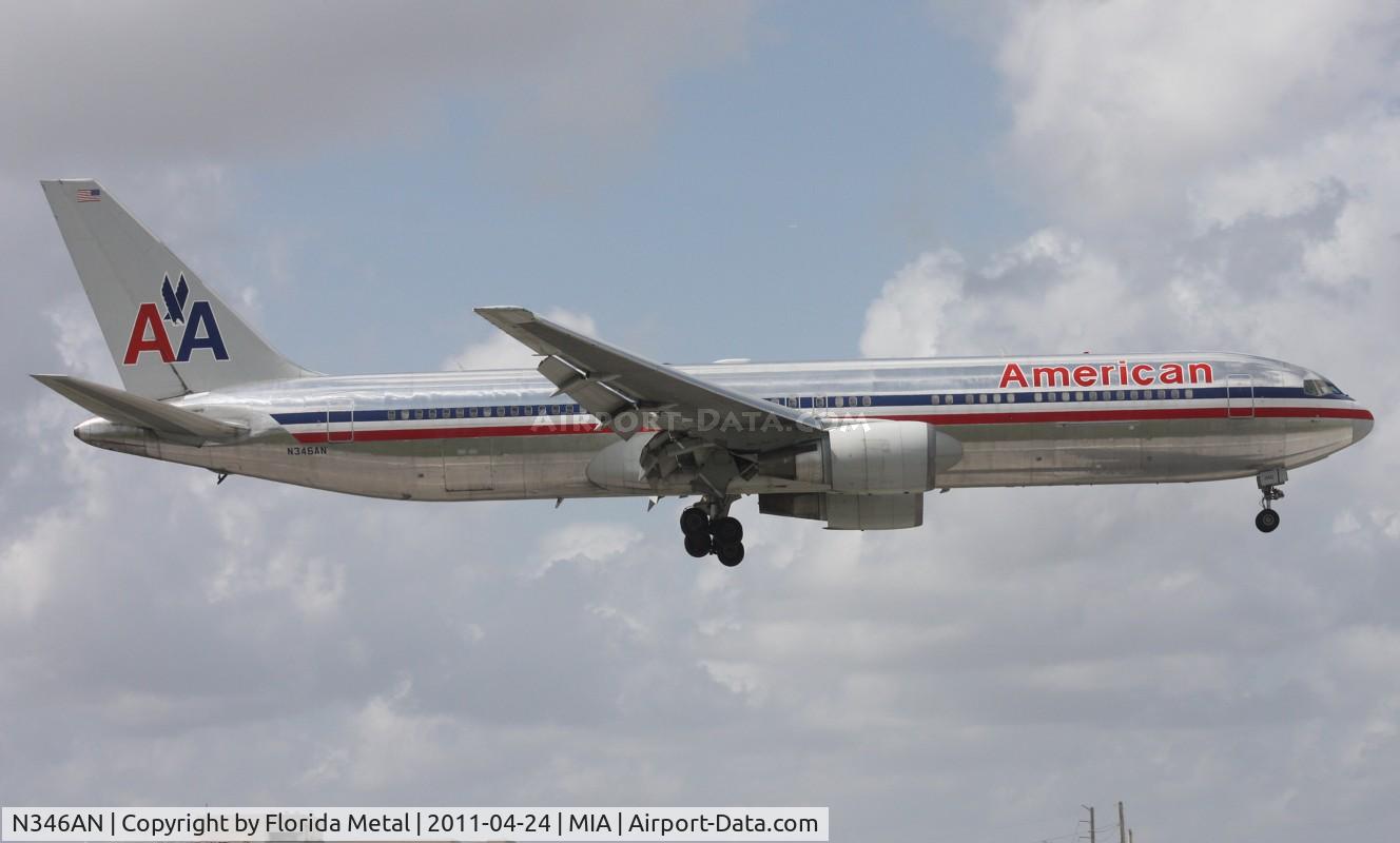 N346AN, 2003 Boeing 767-323 C/N 33085, American 767-300