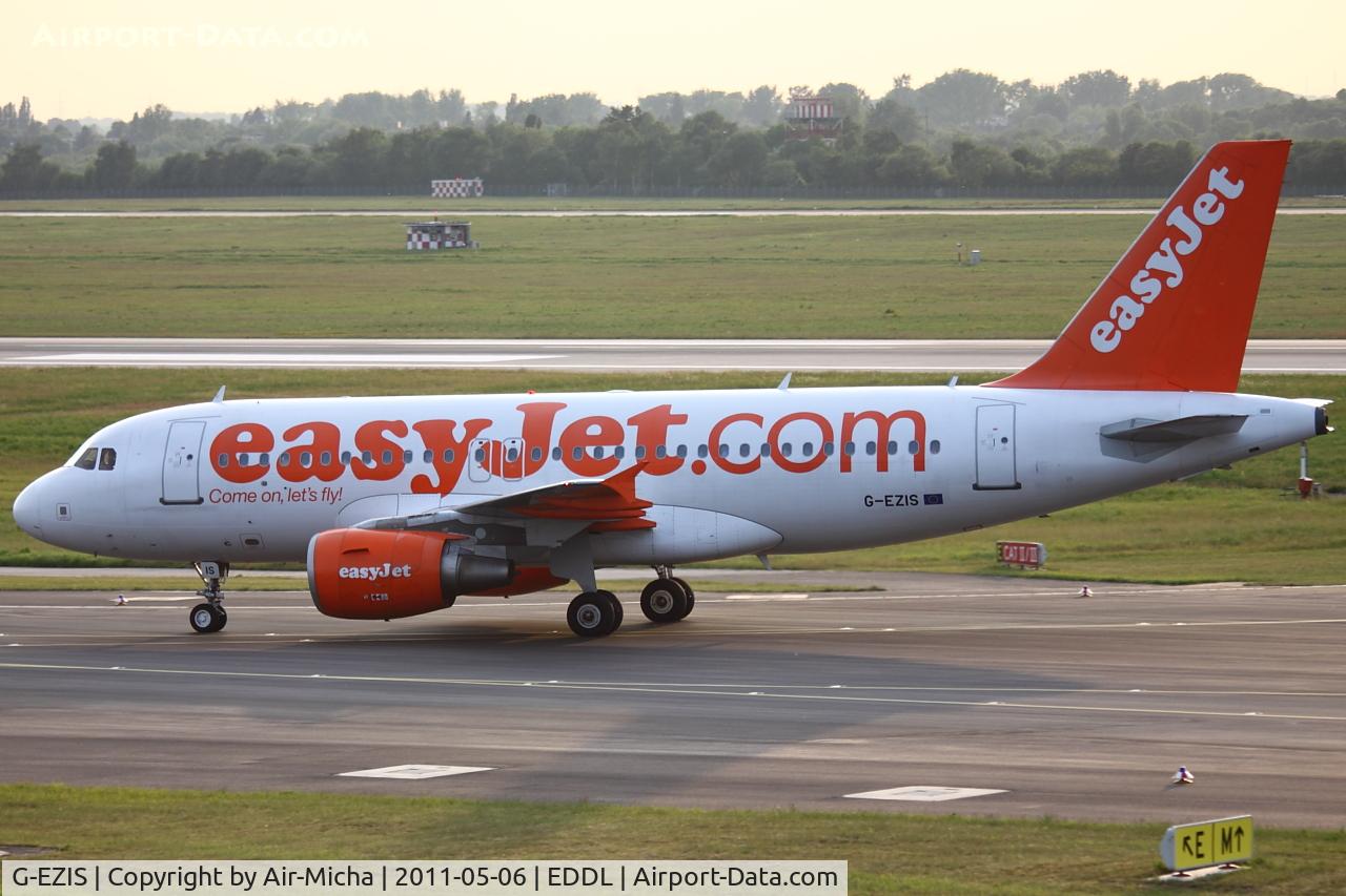 G-EZIS, 2005 Airbus A319-111 C/N 2528, EasyJet
