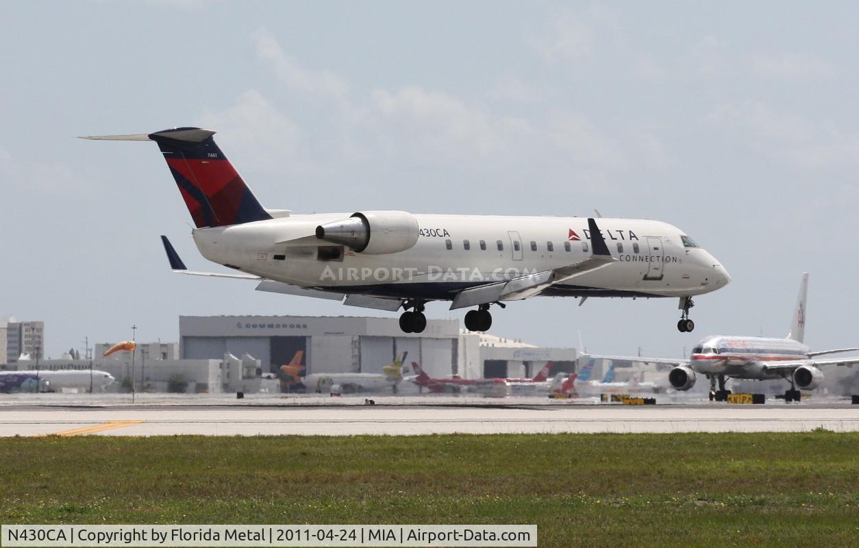 N430CA, 2000 Bombardier CRJ-100ER (CL-600-2B19) C/N 7461, Comair CRJ 200