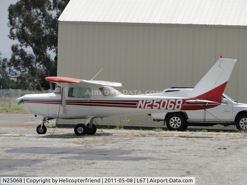 N25068, 1977 Cessna 152 C/N 15280527, Parked in the southside middle parking area