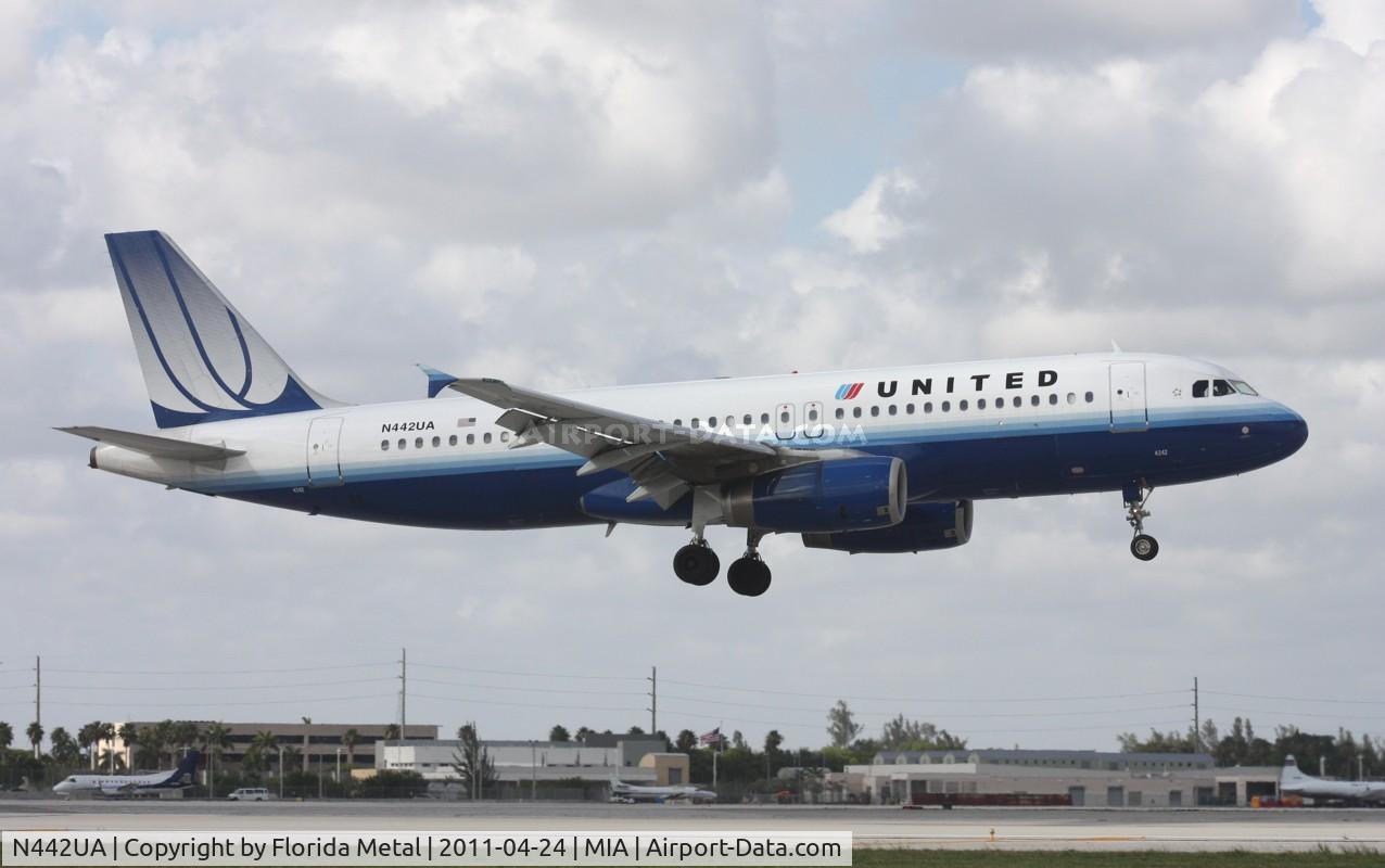 N442UA, 1998 Airbus A320-232 C/N 780, United A320