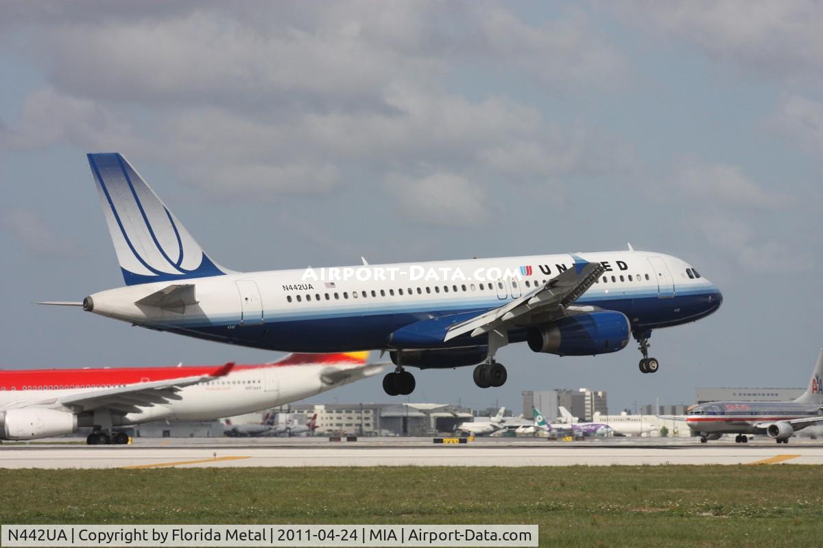 N442UA, 1998 Airbus A320-232 C/N 780, United A320