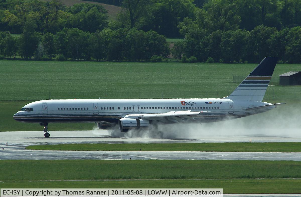 EC-ISY, 1993 Boeing 757-256 C/N 26241, Privilege Style, damp landing
