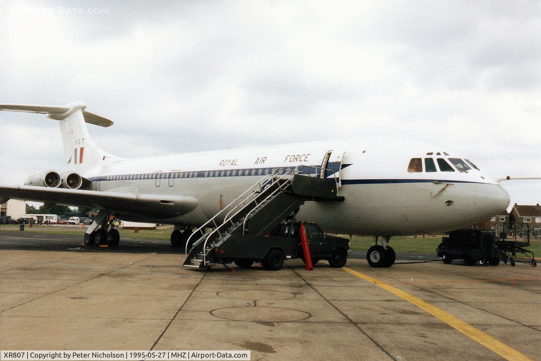 XR807, 1954 Vickers VC10 C.1 C/N 827, Another view of the 10 Squadron VC-10 C.1K from RAF Brize Norton on display at the 1995 RAF Mildenhall Air Fete.
