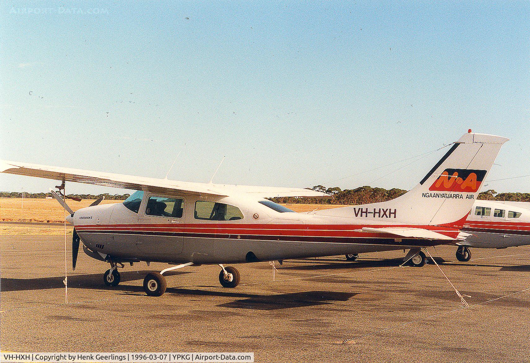 VH-HXH, Cessna 210N Centurion C/N 21063847, Ngaanyatjarra Air