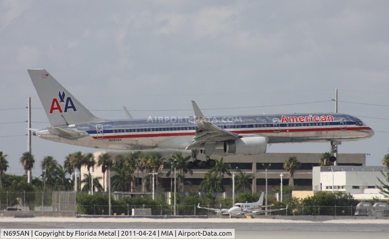 N695AN, 1994 Boeing 757-223 C/N 26975, American 757