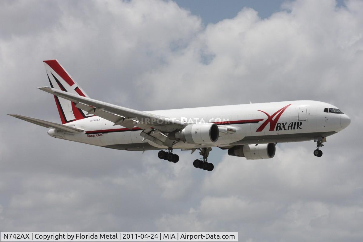 N742AX, 1983 Boeing 767-232 C/N 22217, ABX 767-200