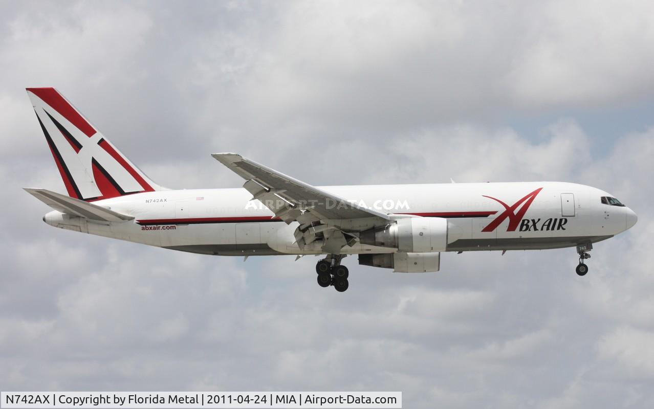 N742AX, 1983 Boeing 767-232 C/N 22217, ABX 767-200
