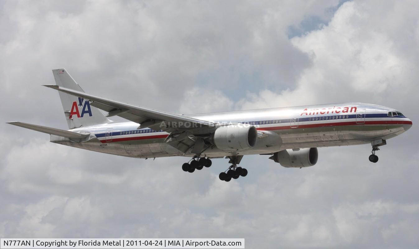 N777AN, 1999 Boeing 777-223 C/N 29585, American 777