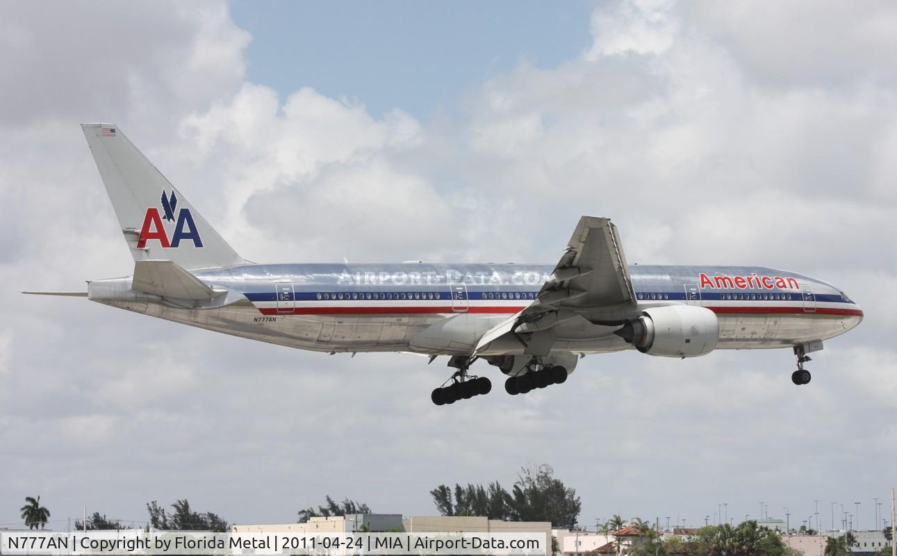N777AN, 1999 Boeing 777-223 C/N 29585, American 777