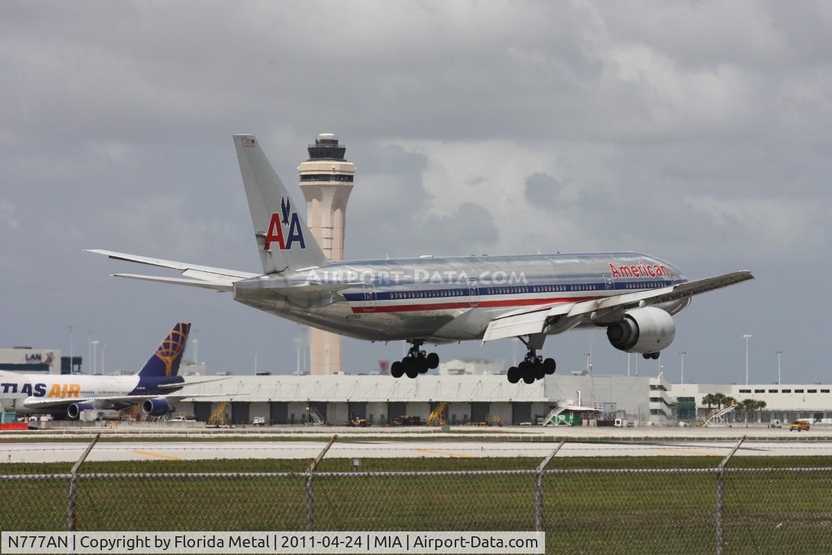 N777AN, 1999 Boeing 777-223 C/N 29585, American 777