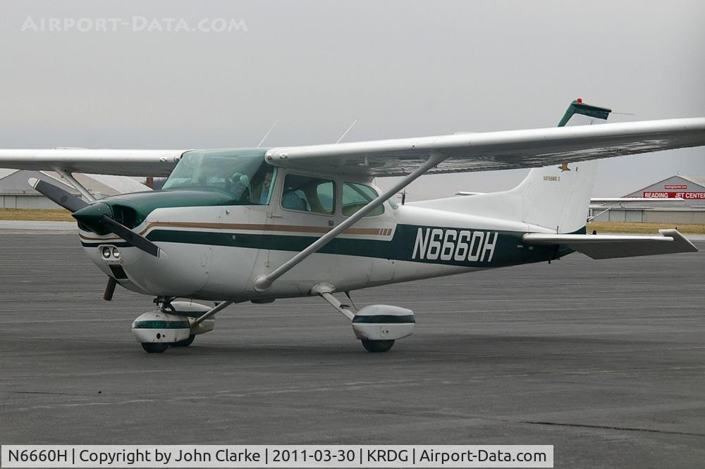 N6660H, 1975 Cessna 172M C/N 17265529, N6660H Cessna 172M at Reading, PA 30-03-11