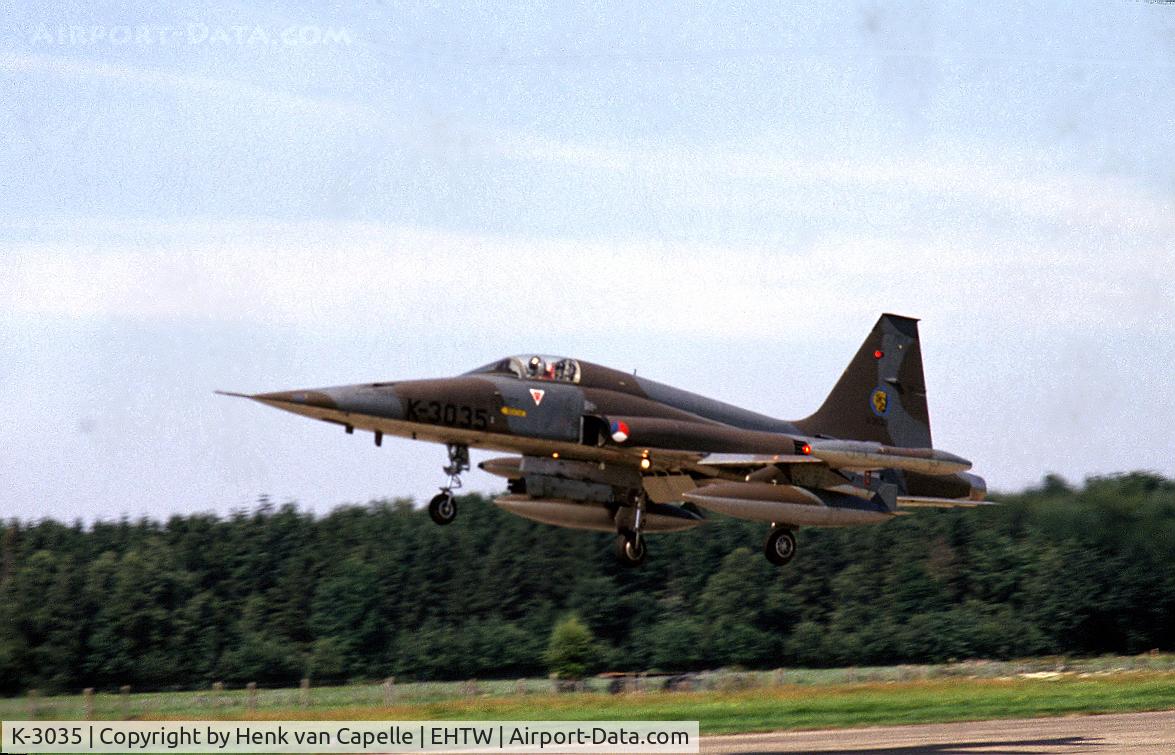 K-3035, 1970 Canadair NF-5A Freedom Fighter C/N 3035, Nf-5A fighter of 315 sqn of the Royal Netherlands Air Force landing at Twente air base, 1981