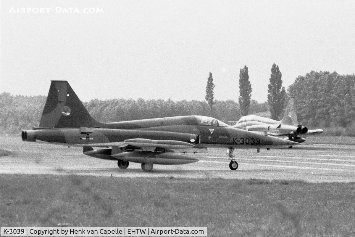 K-3039, 1970 Canadair NF-5A Freedom Fighter C/N 3039, NF-5A fighter of 313 sqn of the Royal Netherlands Air Force taxying onto the runway at Twente air base, 1980.