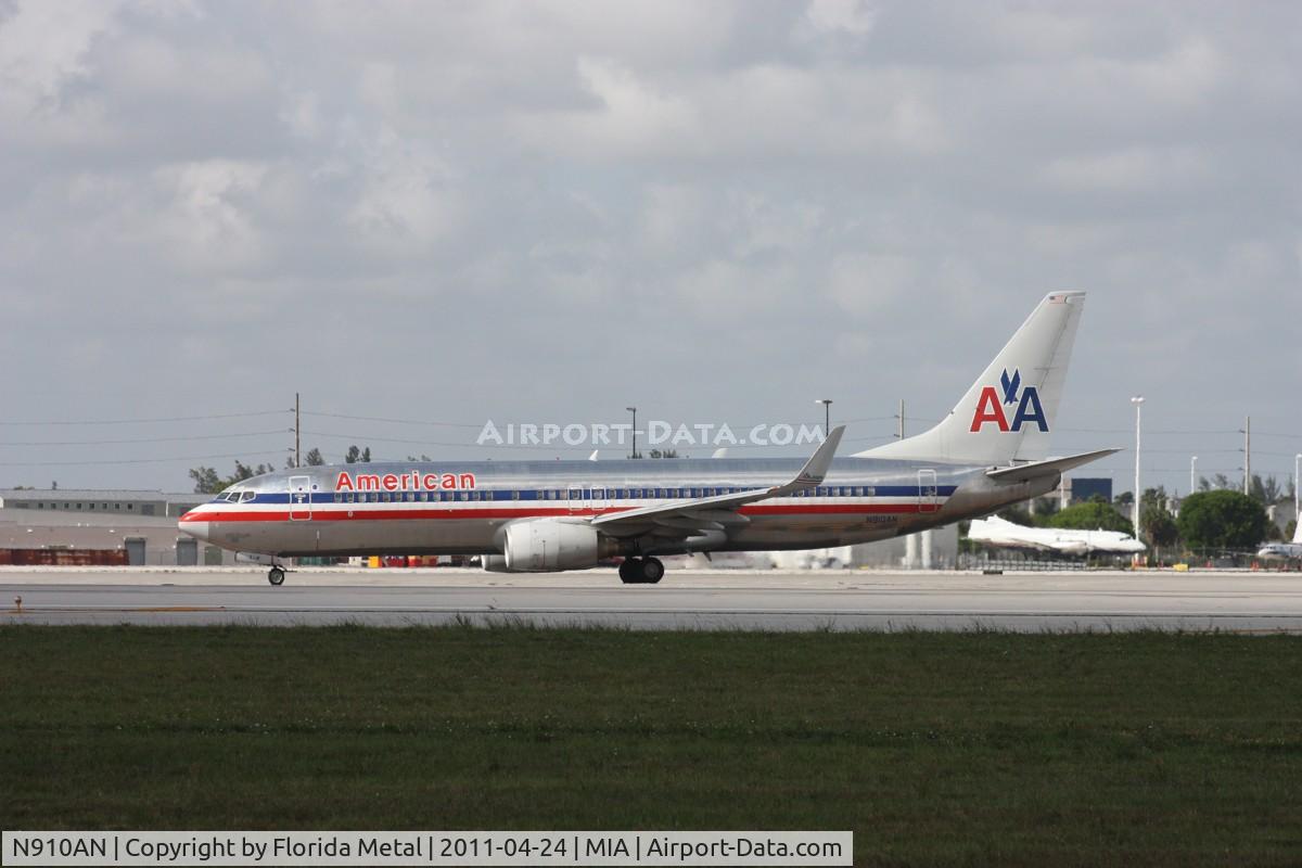 N910AN, 1999 Boeing 737-823 C/N 29512, American 737-800
