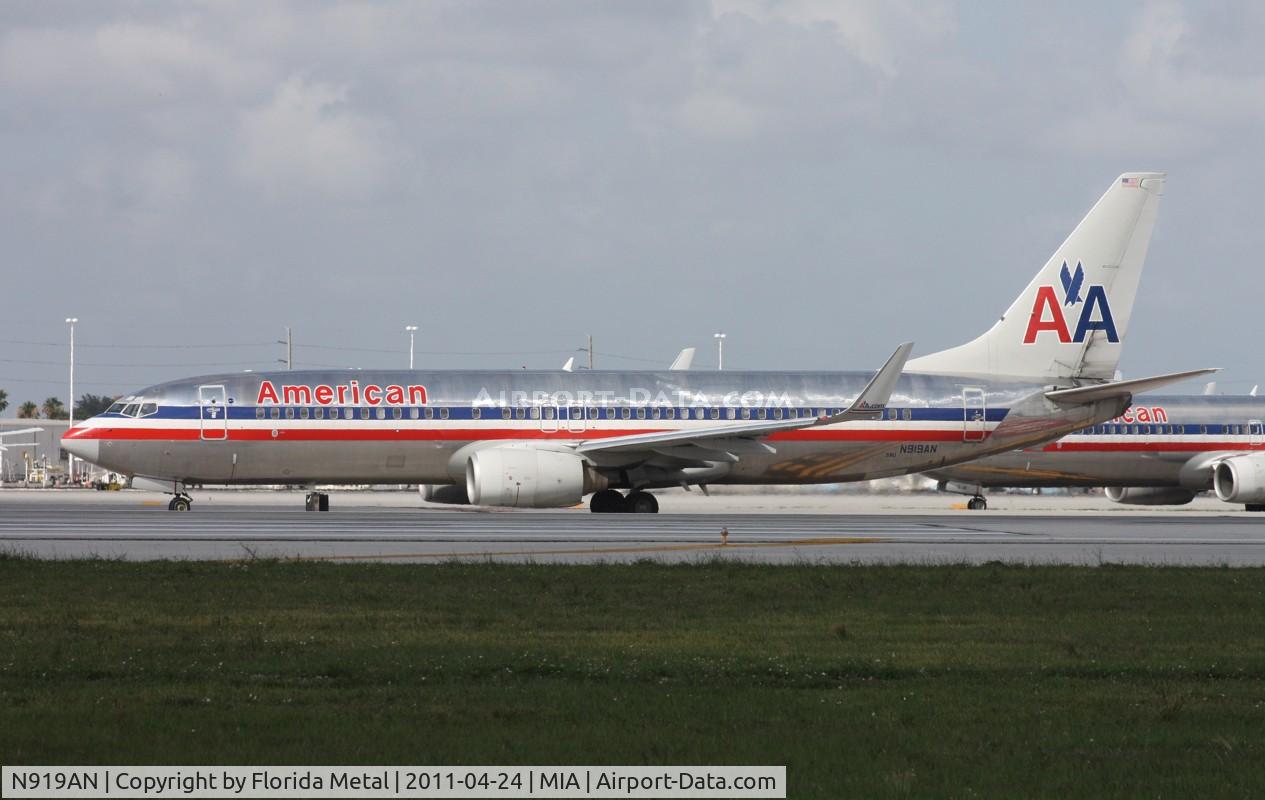 N919AN, 1999 Boeing 737-823 C/N 29520, American 737-800