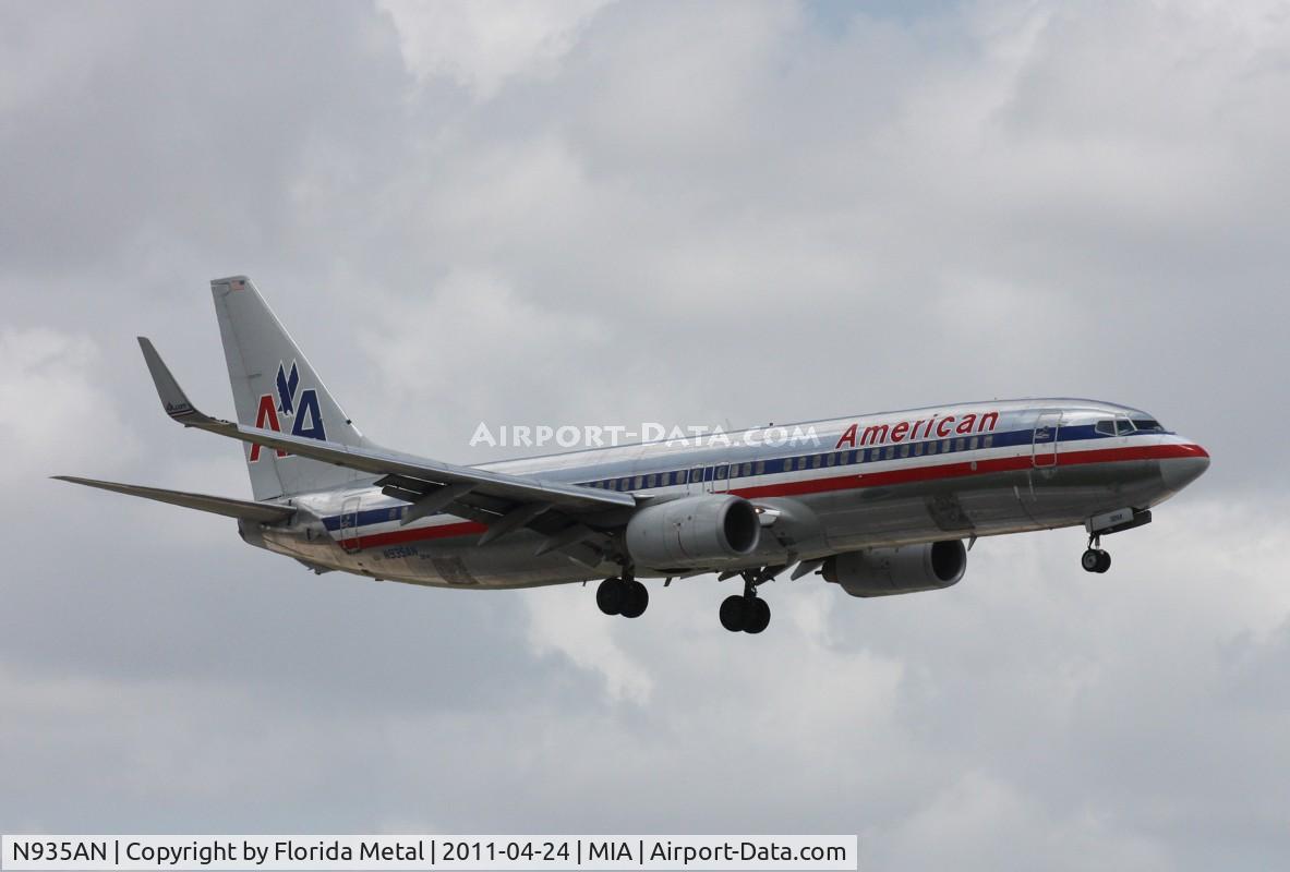 N935AN, 2000 Boeing 737-823 C/N 30081, American 737-800