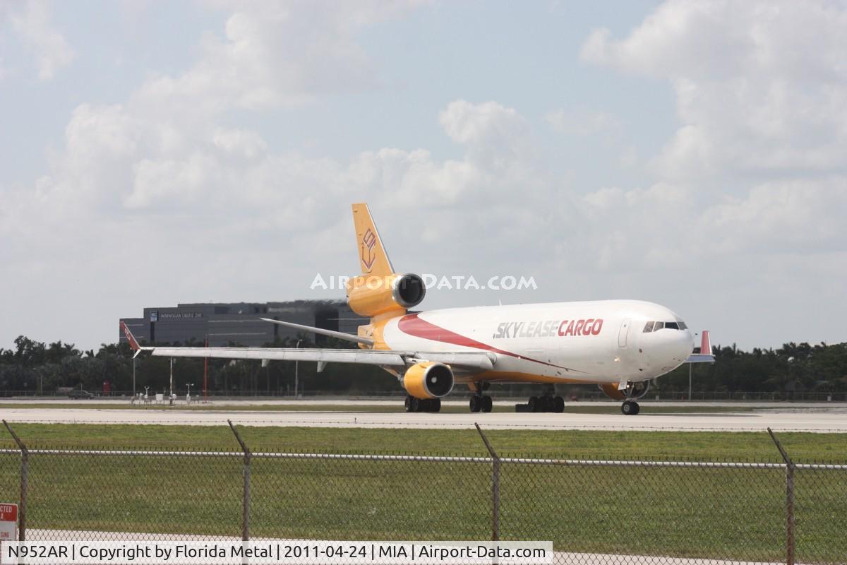N952AR, 1992 McDonnell Douglas MD-11F C/N 48497, Sky Lease Cargo MD-11