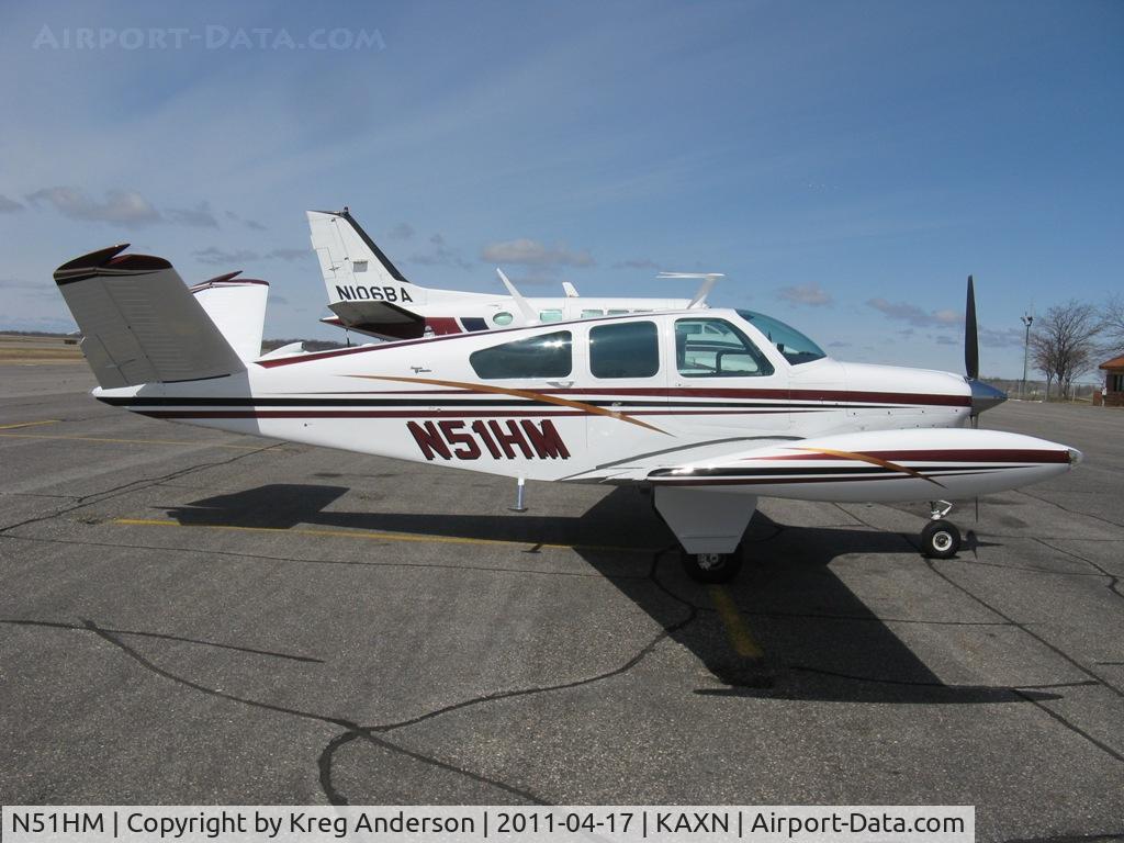 N51HM, 1966 Beech V35 Bonanza C/N D-8288, Beech V35 Bonanza on the line.