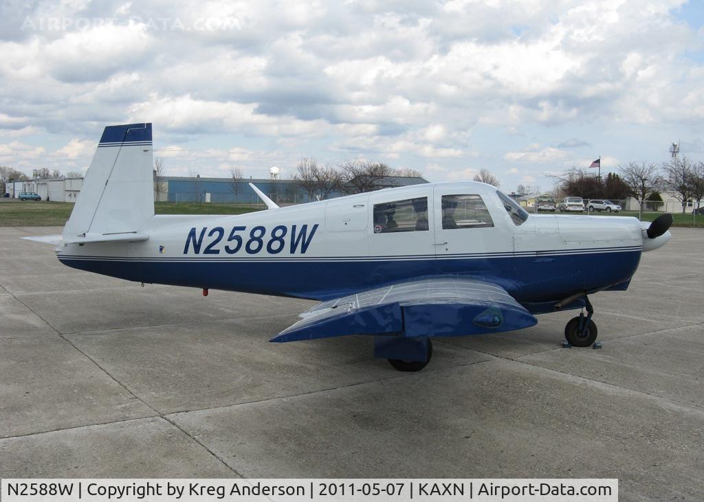 N2588W, 1965 Mooney M20C Ranger C/N 3280, Mooney M20C on the ramp.