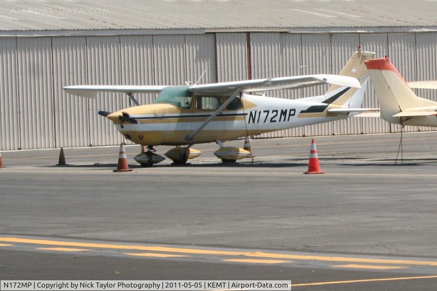 N172MP, 1961 Cessna 172C C/N 17248976, 1961 C-172C Sitting at El Monte