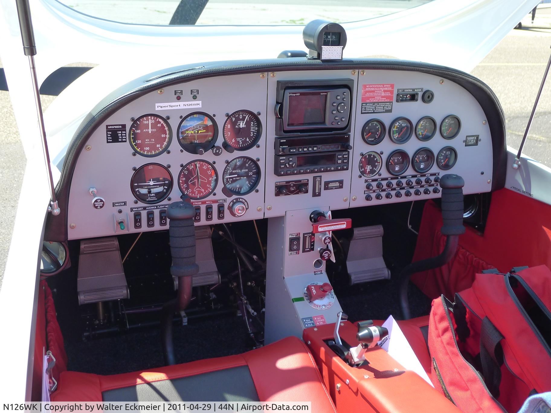N126WK, 2011 SportCruiser Piper Sport C/N P1001093, Classic Panel