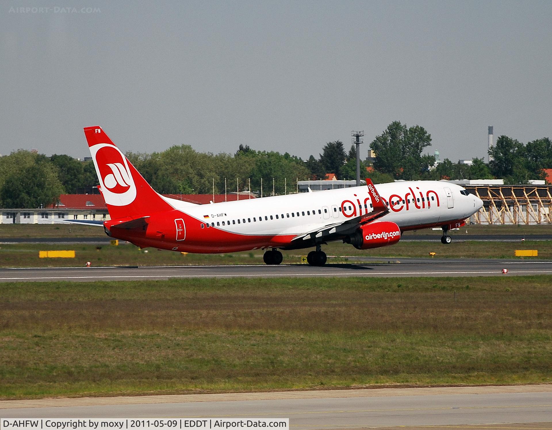 D-AHFW, 2001 Boeing 737-8K5 C/N 30882, Boeing 737-8K5 departing Berlin Tegel