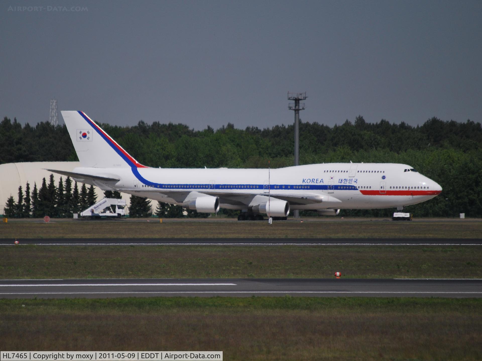 HL7465, 2001 Boeing 747-4B5 C/N 26412, South Korean government Boeing 747-4B5, formerly a Korean Airlines aircraft, parked at Berlin Tegel. Unfortunately quite a bit of heat haze.