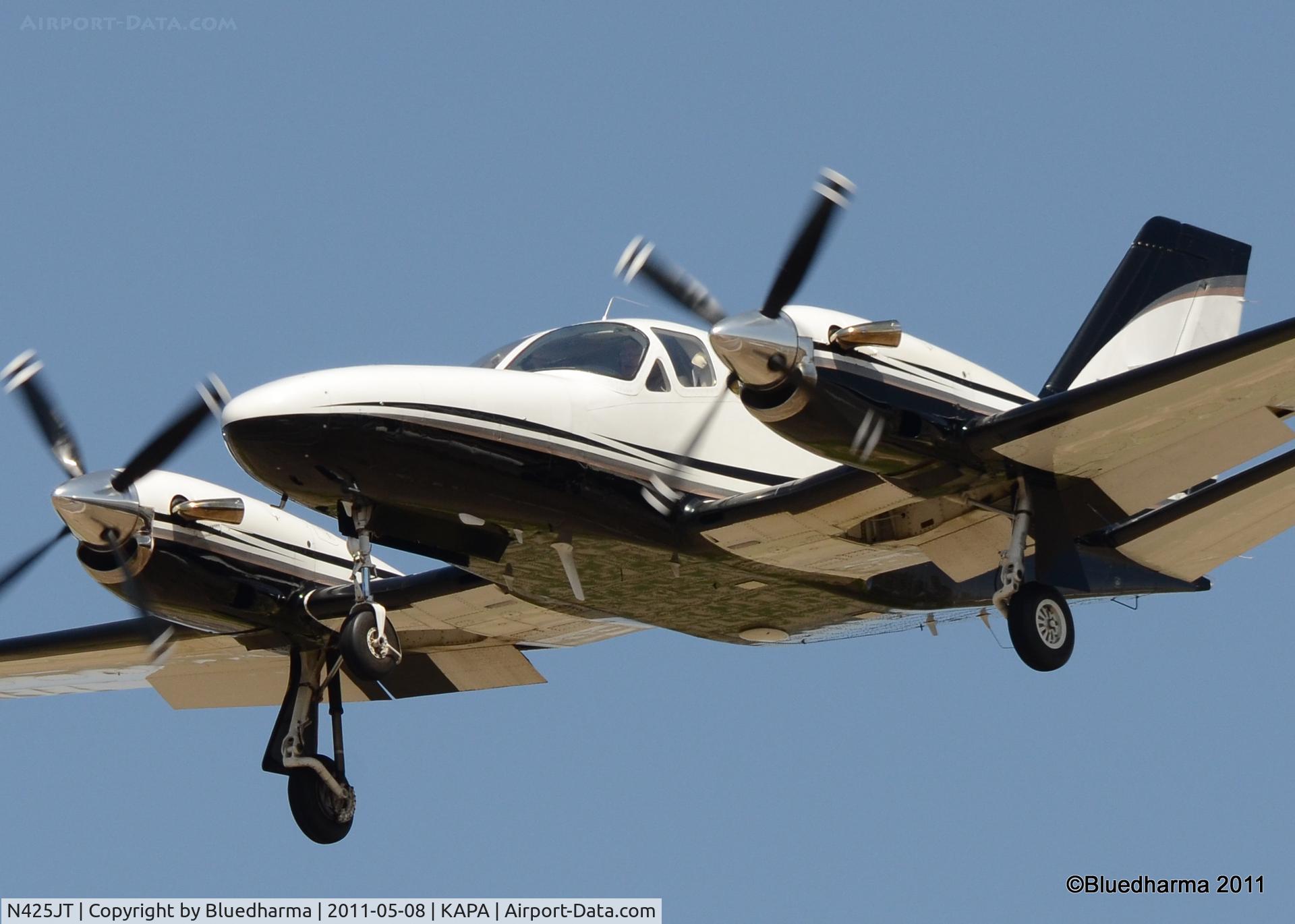 N425JT, 1981 Cessna 425 C/N 425-0129, On final approach to 17L