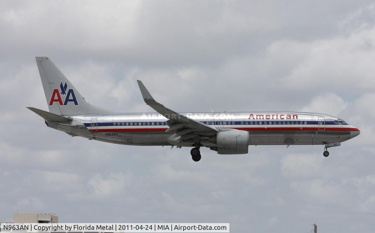 N963AN, 2001 Boeing 737-823 C/N 29543, American 737-800