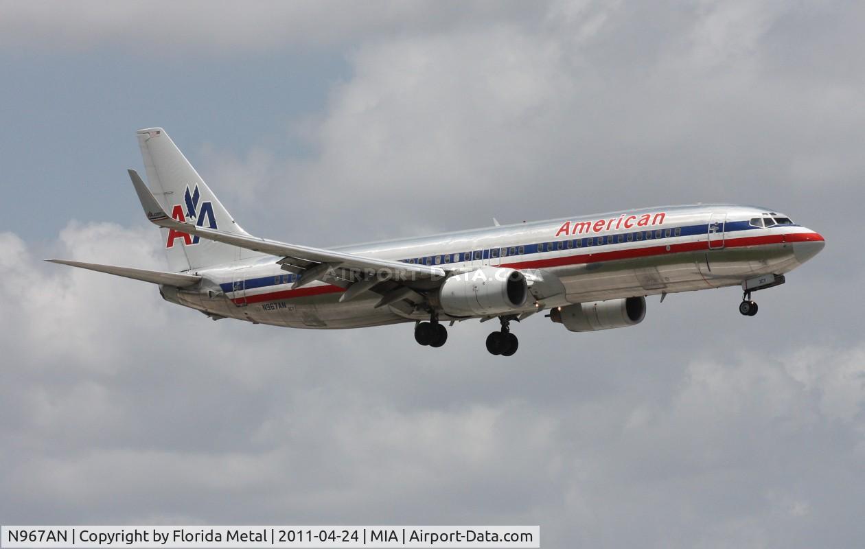 N967AN, 2001 Boeing 737-823 C/N 29545, American 737-800
