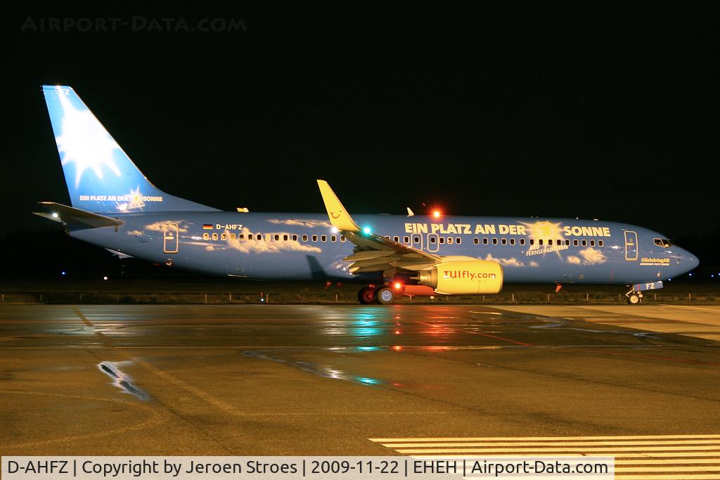 D-AHFZ, 2001 Boeing 737-8K5 C/N 30883, Tui at night at Eindhoven